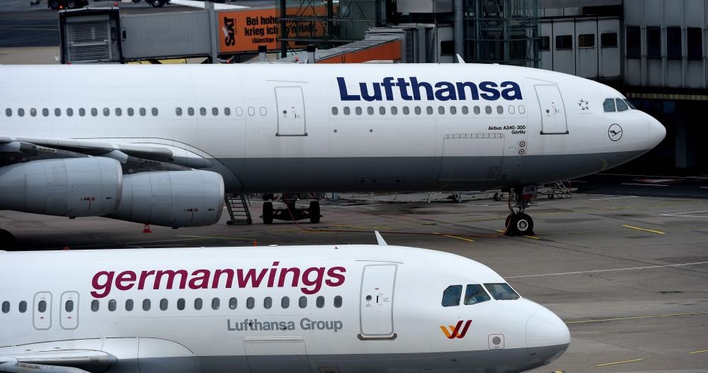 Maszyny Lufthansy i Germanwings na lotnisku w Dusseldorfie /Patrick Stollarz /AFP