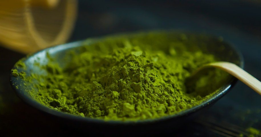 Matcha - posiada w swoim składzie skoncentrowane stężenie drogocennych składników /Shutterstock