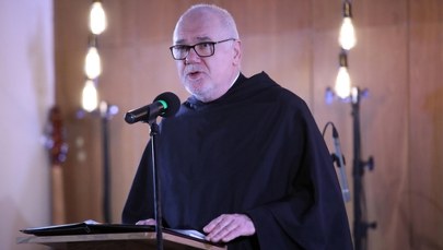 "Matematyczny umysł, bardzo uważny słuchacz". Jaki jest Leon XIV?