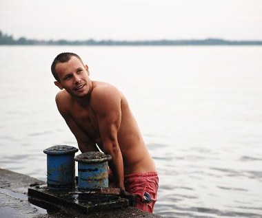 Mateusz Banasiuk w filmie "Płynące wieżowce".