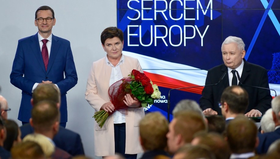 Mateusz Morawiecki, Beata Szydło i Jarosław Kaczyński. / 	Jakub Kamiński    /PAP