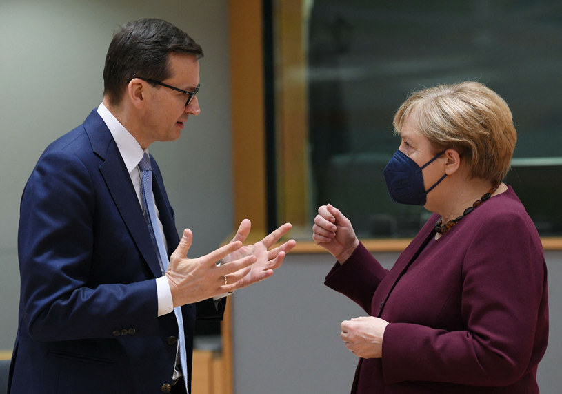 Mateusz Morawiecki i Angela Merkel /JOHN THYS / AFP /East News