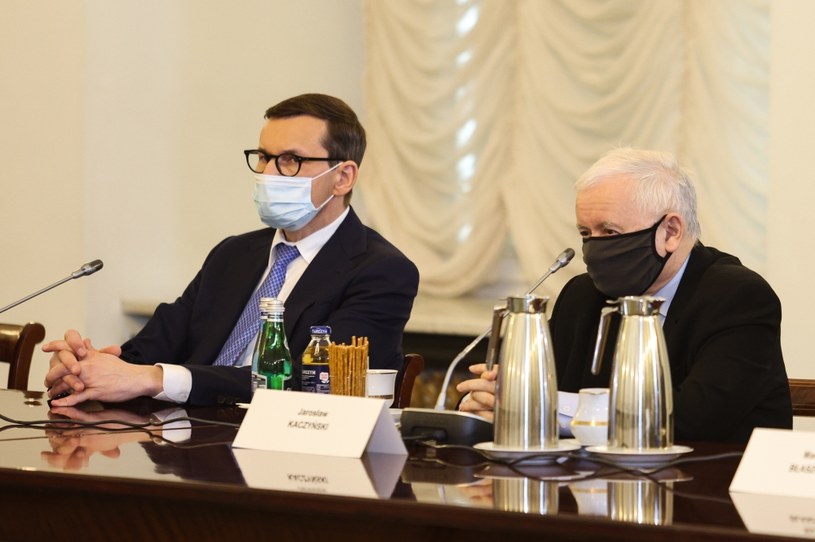 Mateusz Morawiecki i Jarosław Kaczyński podczas posiedzenia Rady Bezpieczeństwa Narodowego /Andrzej Hulimka/Forum /Agencja FORUM