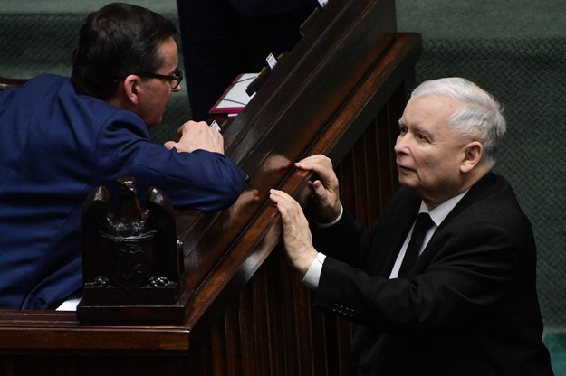 Mateusz Morawiecki i Jarosław Kaczyński w Sejmie / 	Marcin Obara  /PAP