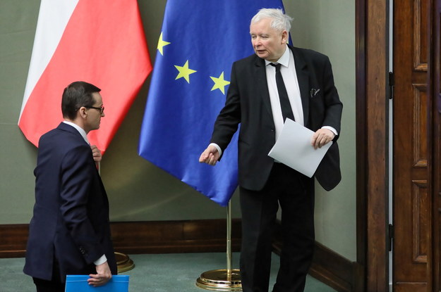 Mateusz Morawiecki i Jarosław Kaczyński / 	Leszek Szymański    /PAP