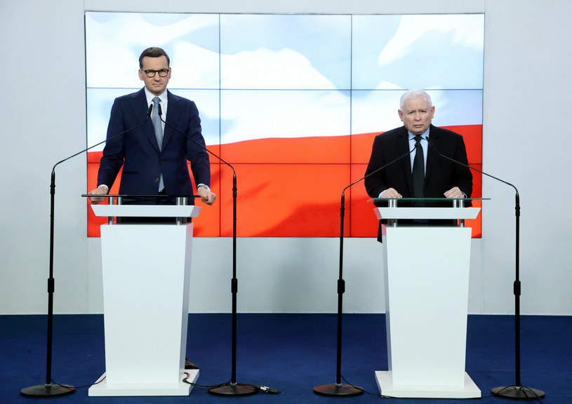 Mateusz Morawiecki i Jarosław Kaczyński /Piotr Molecki/East News /East News