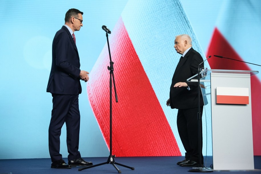 Mateusz Morawiecki i Jarosław Kaczyński /	Leszek Szymański   /PAP