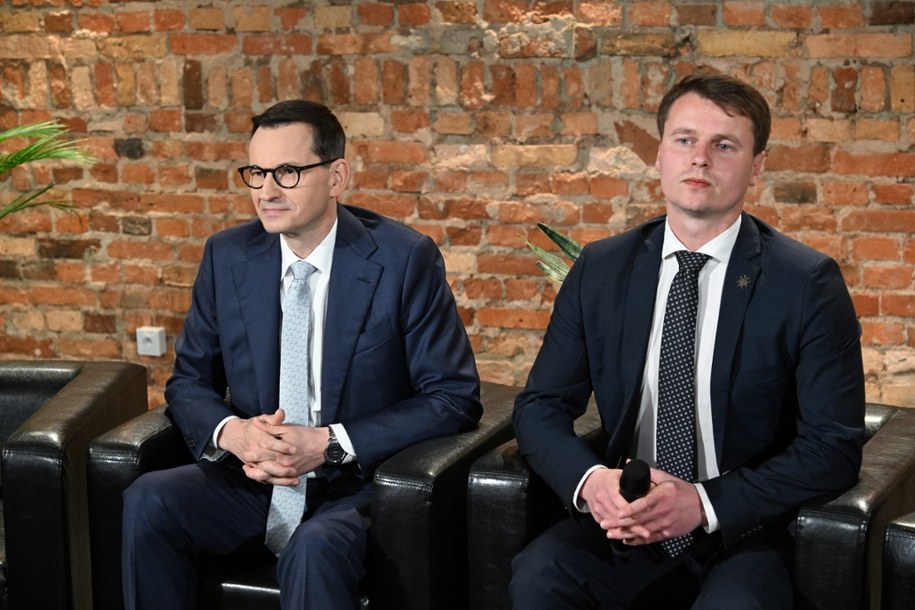 Mateusz Morawiecki, Jarosław Margielski; kwiecień 2024 /Radek Pietruszka /PAP