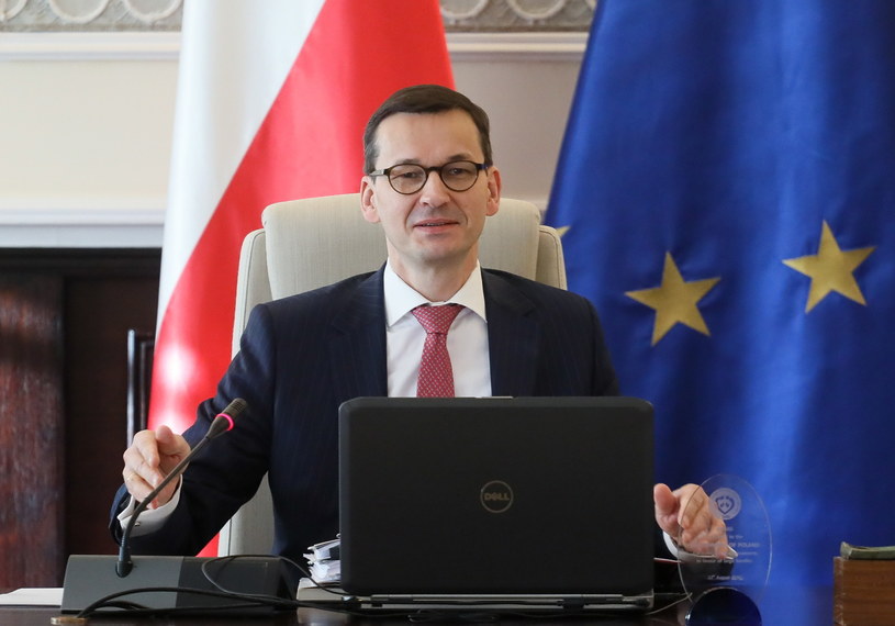 Mateusz Morawiecki ma nadzieję, że Polska przekona do swoich rozwiązań dotyczących reformy sądownictwa "przynajmniej znaczną część opinii publicznej w UE" /Paweł Supernak /PAP
