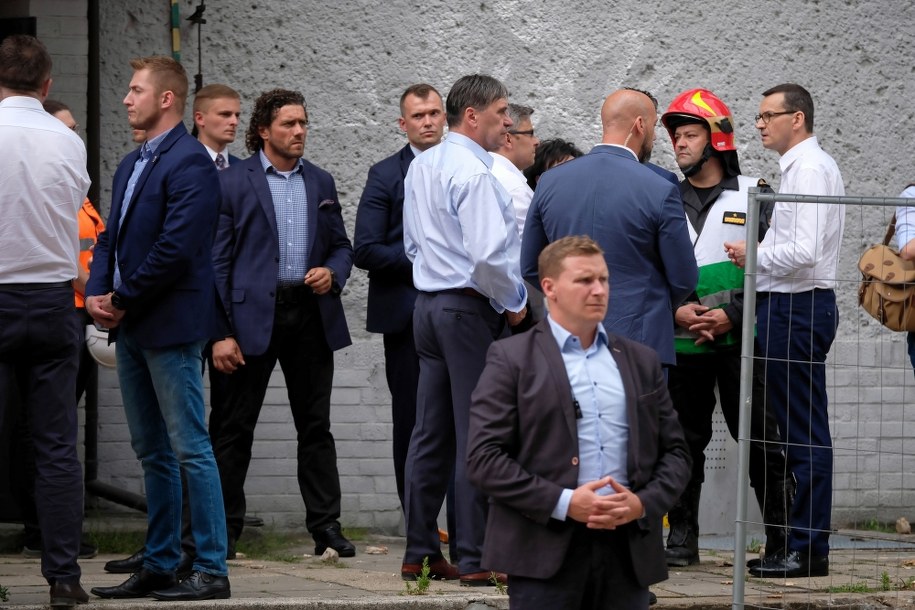 Mateusz Morawiecki na miejscu tragedii /Hanna Bardo /PAP