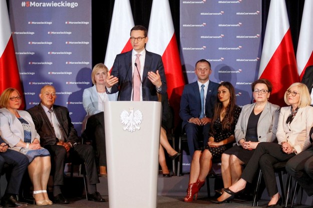 Mateusz Morawiecki podczas spotkania w Bystrzycy Kłodzkiej /Aleksander Koźmiński /PAP