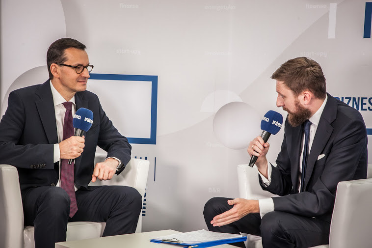 Mateusz Morawiecki w rozmowie z Bartoszem Bednarzem /INTERIA.PL