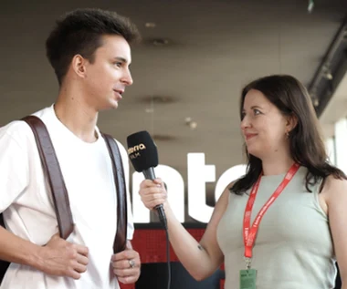 Mateusz Okuła w roli głównej "Wrooklyn Zoo". To debiut młodego aktora