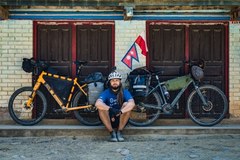 Mateusz Waligóra w drodze na Everest. Górski finał rowerowego etapu wyprawy