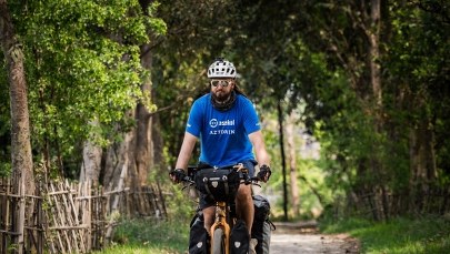 Mateusz Waligóra w drodze na Everest. Rowerem przez Bihar do Nepalu