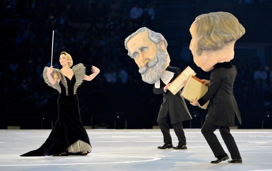 Matilda De Angelis podczas ceremonii otwarcia igrzyska /EPA/PETER KNEFFEL / POOL /PAP/EPA