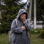 Matka, której syna zabili Rosjanie: Pozwolili nam opuścić wieś, potem zaczęli strzelać