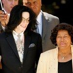 Matka Michaela Jacksona zapłaci fortunę