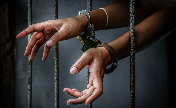 Matka podejrzana o otrucie piątki dzieci. Ukrywała się za granicą