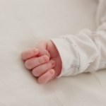 "Matka uderzała niemowlę w twarz". Rzeczniczka Praw Dziecka interweniuje