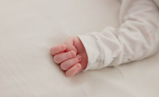 "Matka uderzała niemowlę w twarz". Rzeczniczka Praw Dziecka interweniuje