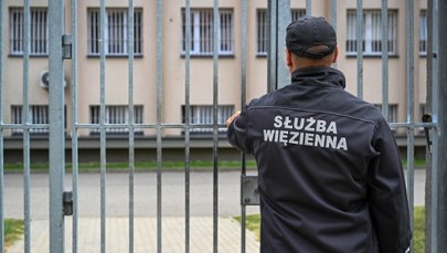 Matka w kajdankach na pogrzebie syna. Jest reakcja Służby Więziennej