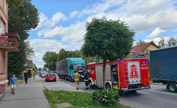 Matka z dzieckiem potrącona na przejściu. Ciężarówka wjechała na czerwonym świetle