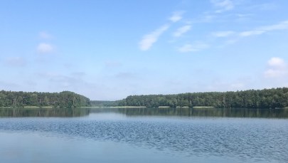 Matka zostawiła 4-latka nad jeziorem. Była pijana