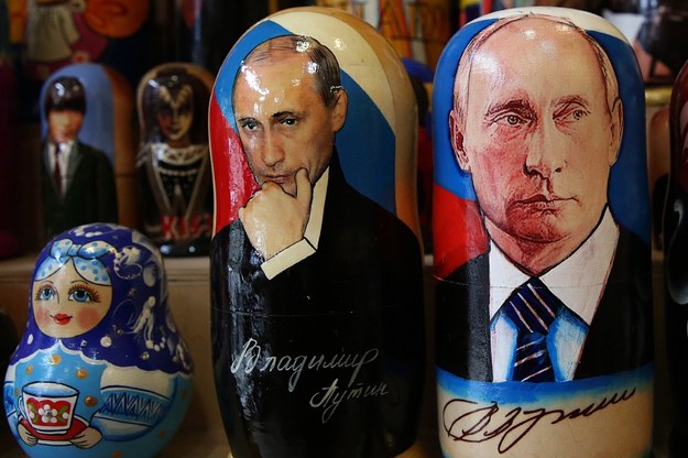 Matrioszki z wizerunkiem Władimira Putina /ORESTIS PANAGIOTOU /PAP/EPA
