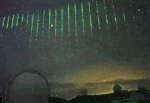 Matrix nad Hawajami? Chiński satelita strzelał zielonym laserem