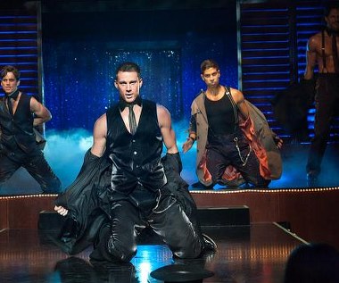 Matt Bomer, Channing Tatum, Adam Rodriguez i Joe Manganiello w scenie z filmu "Magic Mike"