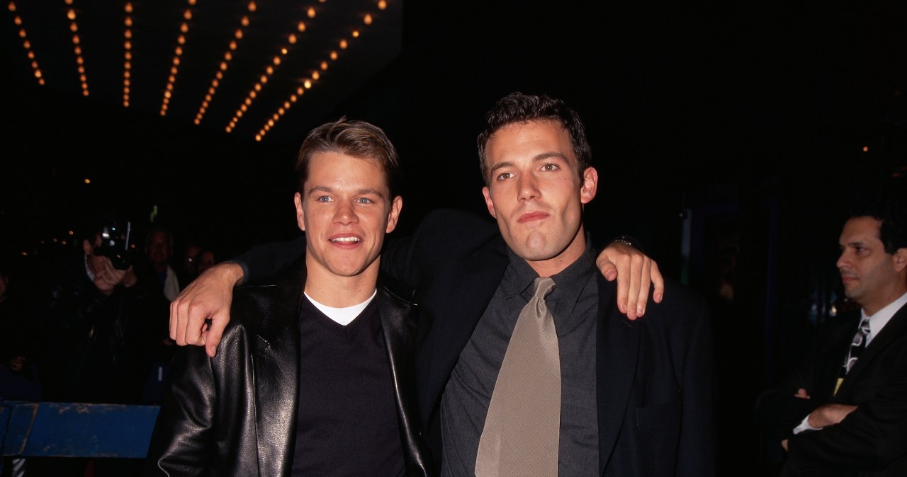 Matt Damon i Ben Affleck na premierze filmu "Buntownik z wyboru" w 1997 roku /Mitchell Gerber / Contributor /Getty Images