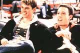 Matt Damon i Ben Affleck w filmie "Dogma" /