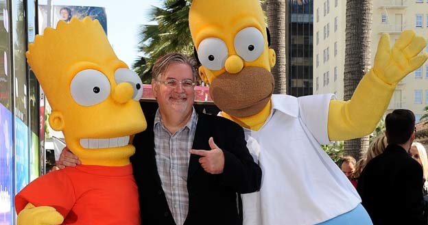 Matt Groening z powołanymi przez siebie do życia bohaterami - fot. Valerie Macon /Getty Images/Flash Press Media