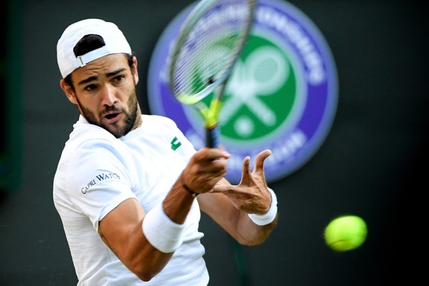 Matteo Berrettini podczas ćwierćfinału Wimbledonu /FACUNDO ARRIZABALAGA /PAP/EPA