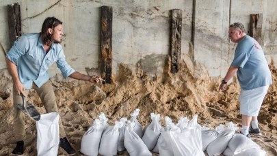 Matthew dociera do USA. Mieszkańcy przygotowują się na nadejście huraganu