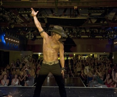 Matthew McConaughey słynie nie tylko z wielkiego aktorskiego talentu, ale także z niebanalnej urody, którą wykorzystał w filmie "Magic Mike", gdzie wcielił się we właściciela nocnego klubu dla pań.
 
Jego urok fizyczny doceniły też liczne gwiazdy Hollywood, z którymi McConaughy się wiązał. Był w związkach z aktorkami: Patricią Arquette, Ashley Judd , Sandrą Bullock i Penelope Cruz.