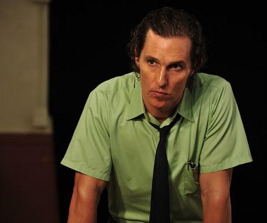 Matthew McConaughey w scenie z filmu "Pokusa"