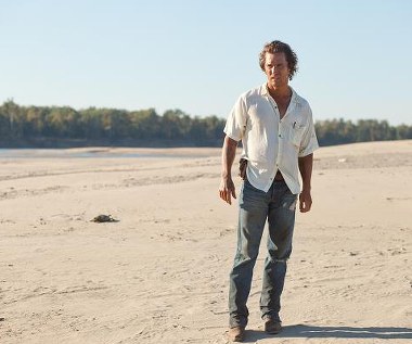 Matthew McConaughey w scenie z filmu "Uciekinier"