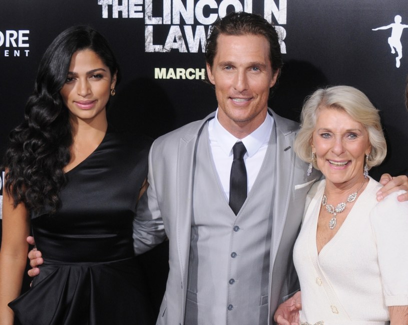Matthew McConaughey z żoną i matką /Gregg DeGuire/FilmMagic /Getty Images
