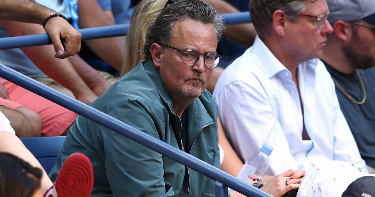 Matthew Perry przyznał, że na planie "Przyjaciół" rzadko był trzeźwy /ELSA/Getty AFP/East News /East News