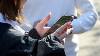 ​Matura 2025: Czy można wnieść telefon na maturę? Co za to grozi?