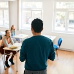 Maturę zdał w lipcu, we wrześniu dostał pracę. Oto najmłodszy nauczyciel