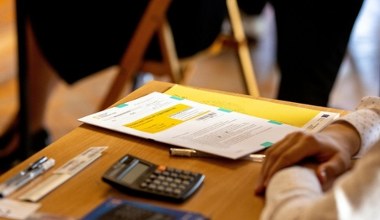 Maturzyści rozpoczęli próbny egzamin z chemii. Mamy arkusz CKE z odpowiedziami