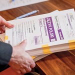 Maturzyści rozpoczęli próbny egzamin z polskiego. Mamy arkusz CKE z odpowiedziami