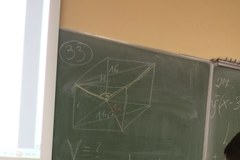 Maturzyści z V LO w Lublinie rozwiązują zadania z matematyki