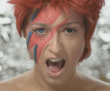 Matylda Damięcka przerabia Davida Bowie (cover "Let's Dance")