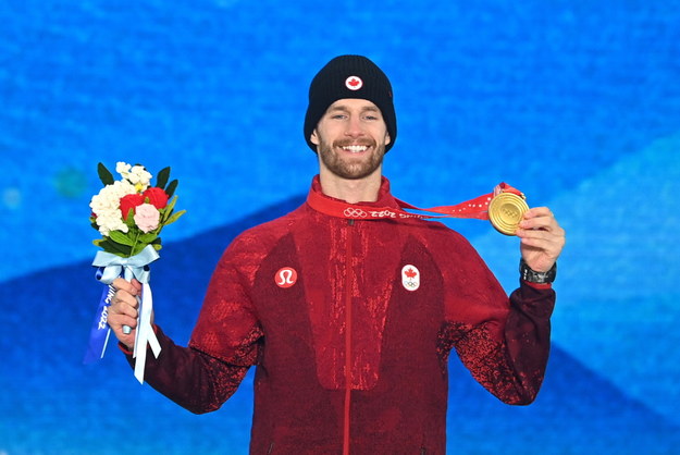 Max Parrot ze złotym medalem igrzysk w Pekinie /VASSIL DONEV /PAP/EPA