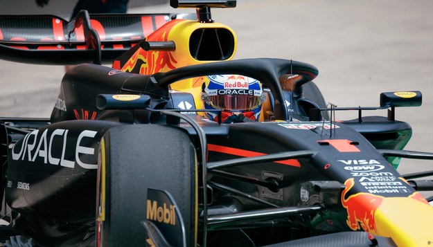 Max Verstappen w bolidzie Red Bulla /ALEX PLAVEVSKI /PAP/EPA