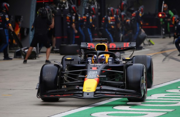 Max Verstappen w bolidzie Red Bulla /ANDRES MARTINEZ CASARES /PAP/EPA